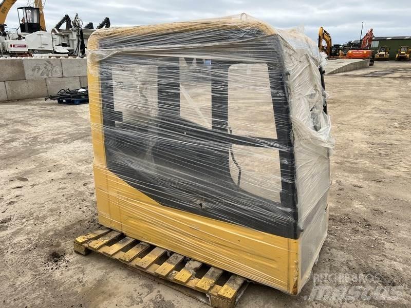Komatsu PC130-8 Construction - Others