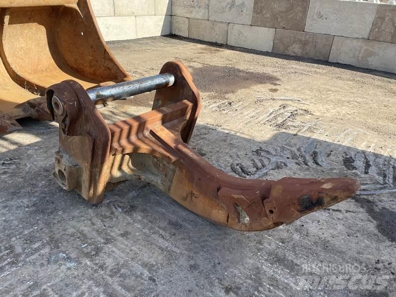 Liebherr R970 SHD Demolition excavators