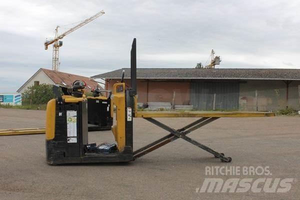 Yale MO20P Low lift order picker