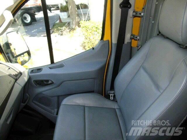 Ford TRANSIT 250 CAR Box body trucks