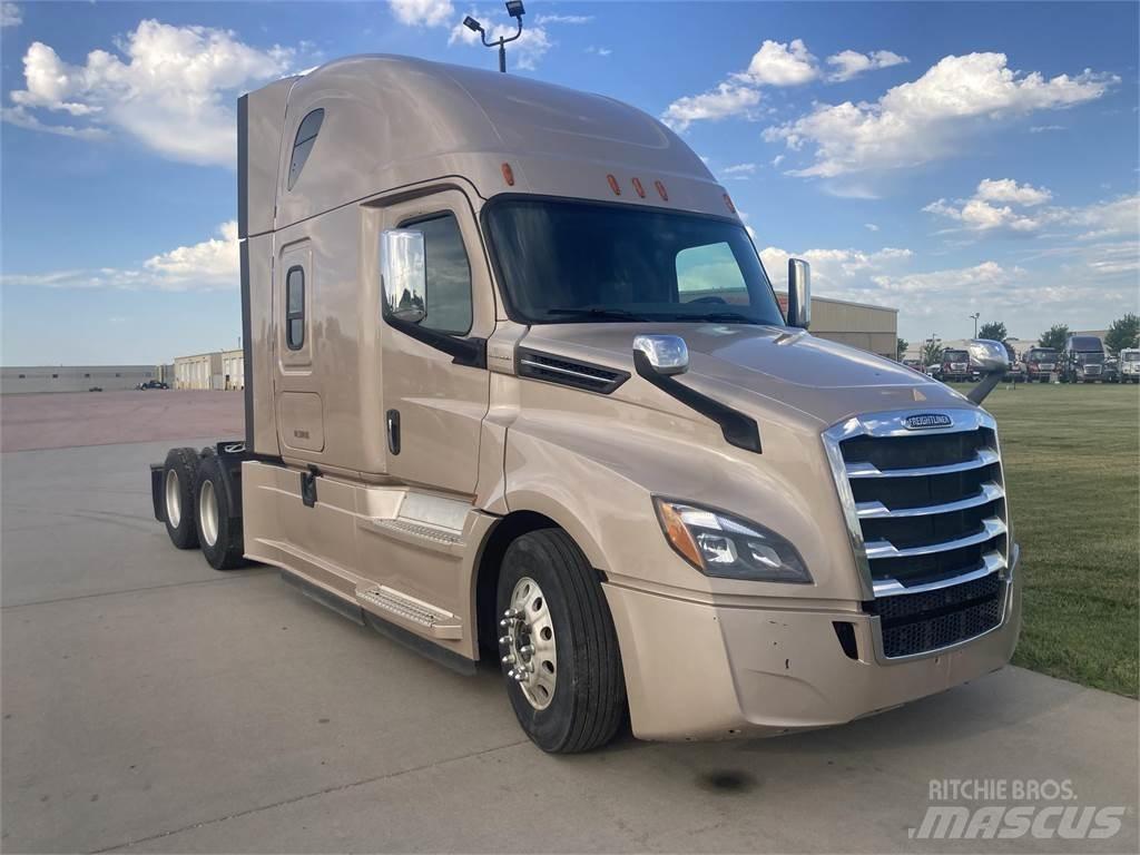 Freightliner  Tractor Units