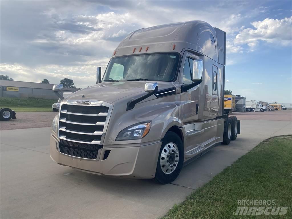 Freightliner  Tractor Units
