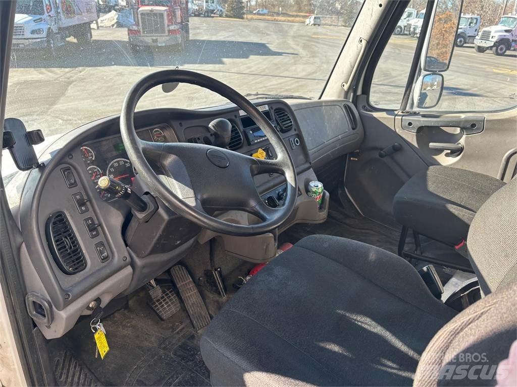 Freightliner M2 106 Box body trucks