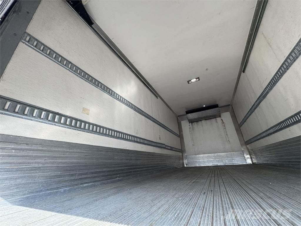 Hino 268 Box body trucks