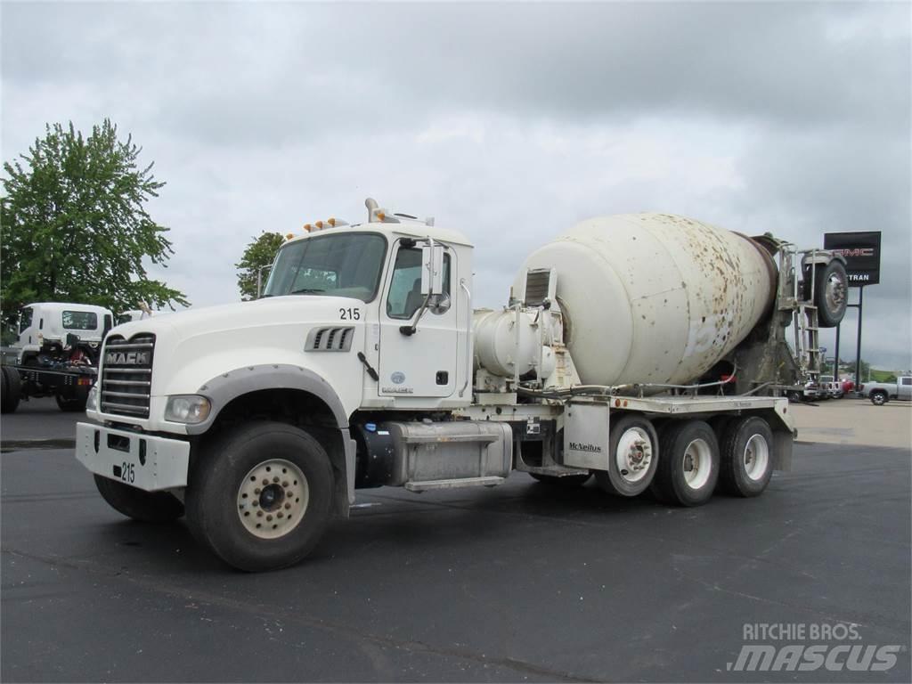 Mack  Concrete trucks