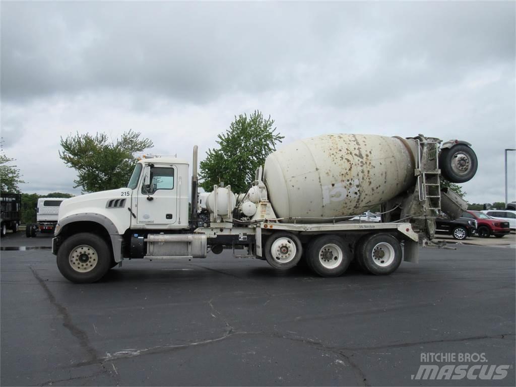 Mack  Concrete trucks