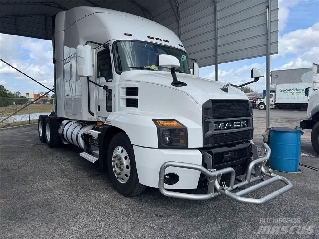 Mack AN64T Tractor Units