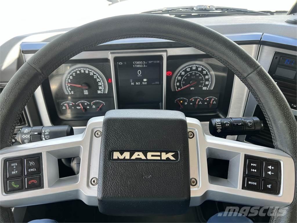 Mack AN64T Tractor Units