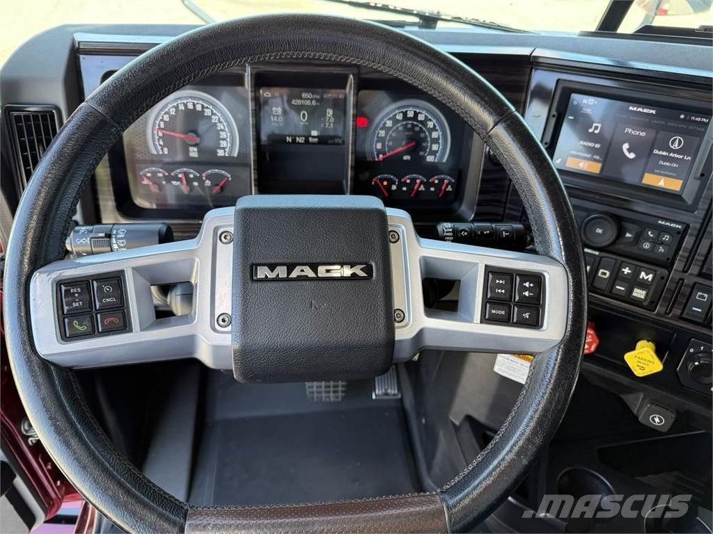 Mack AN64T Tractor Units