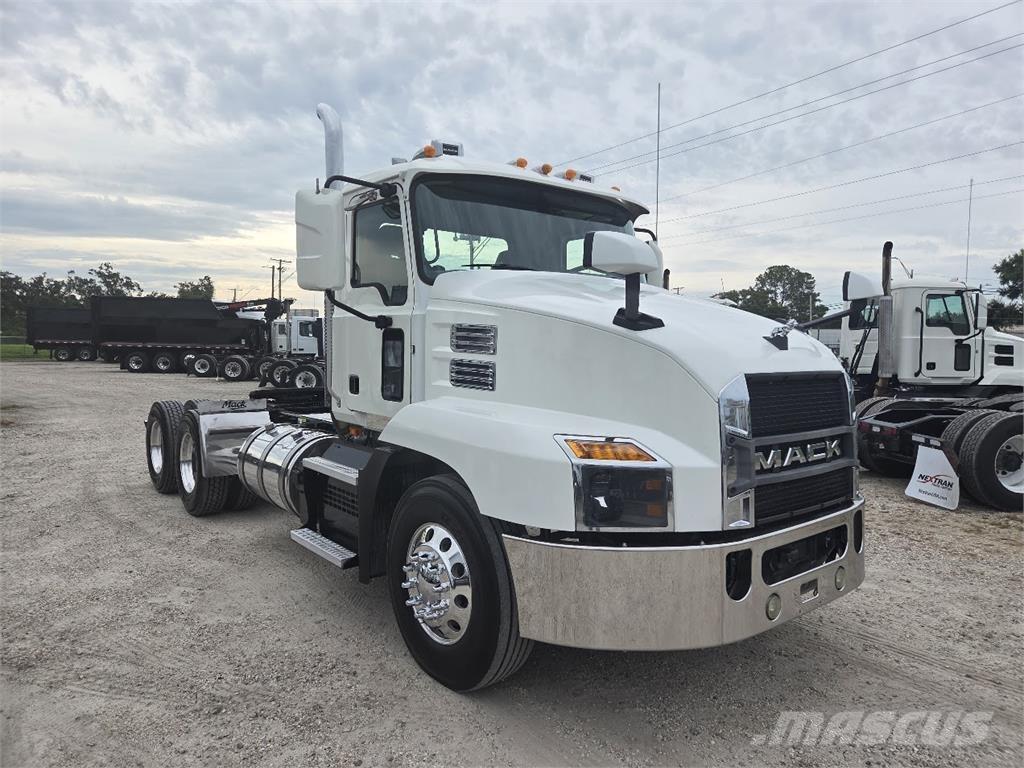 Mack AN64T Tractor Units