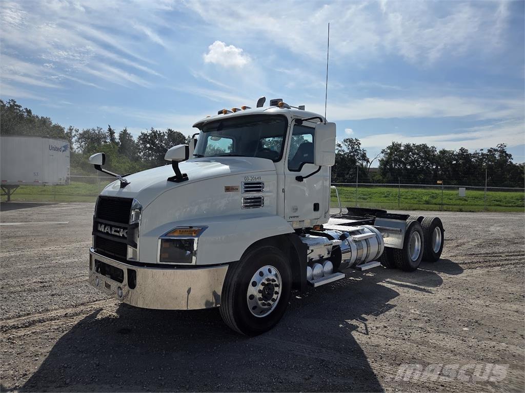 Mack AN64T Tractor Units