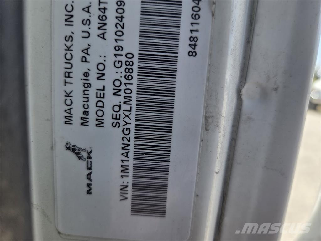 Mack AN64T Tractor Units