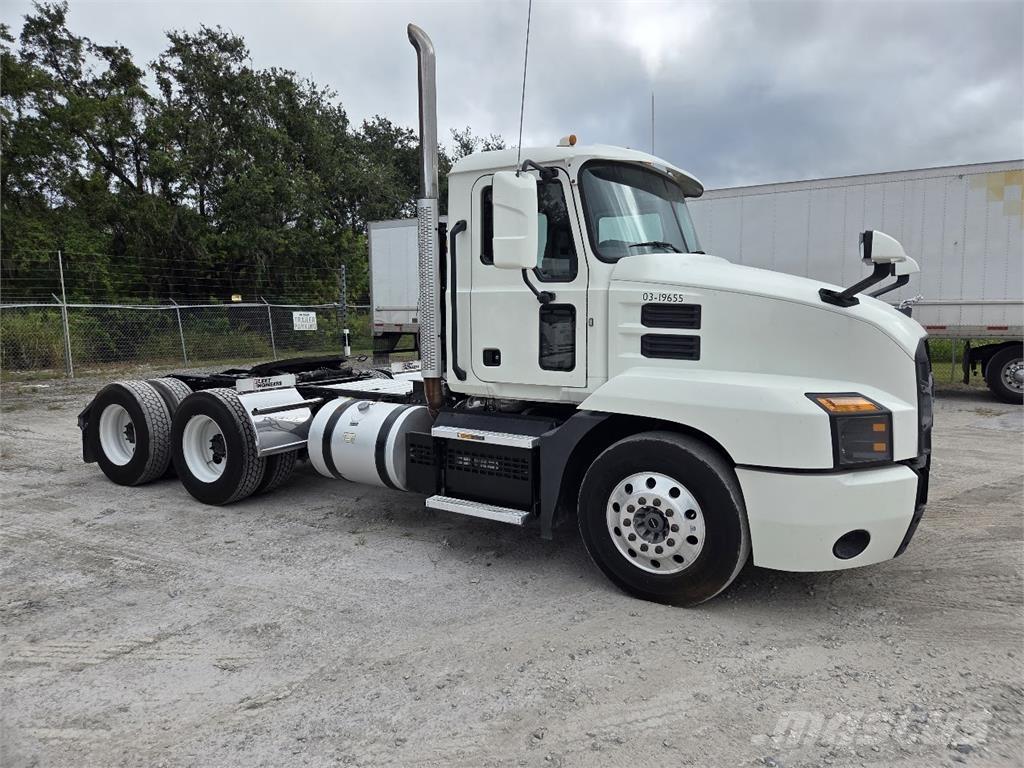 Mack AN64T Tractor Units