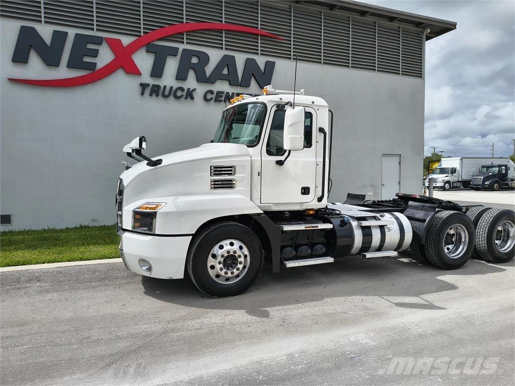 Mack AN64T Tractor Units