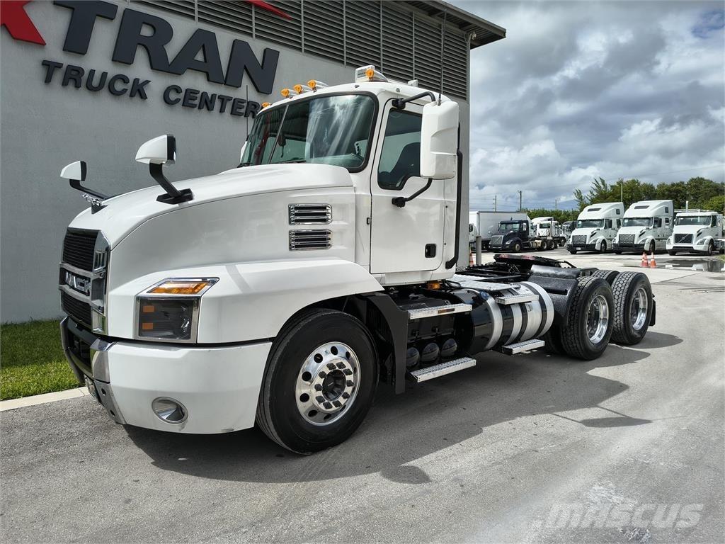 Mack AN64T Tractor Units