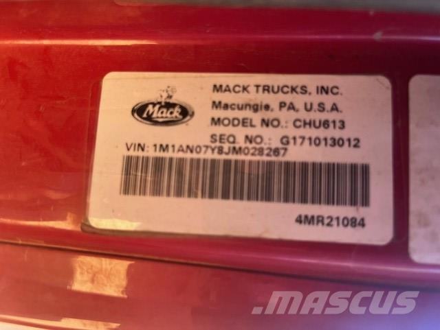 Mack CHU613 Tractor Units