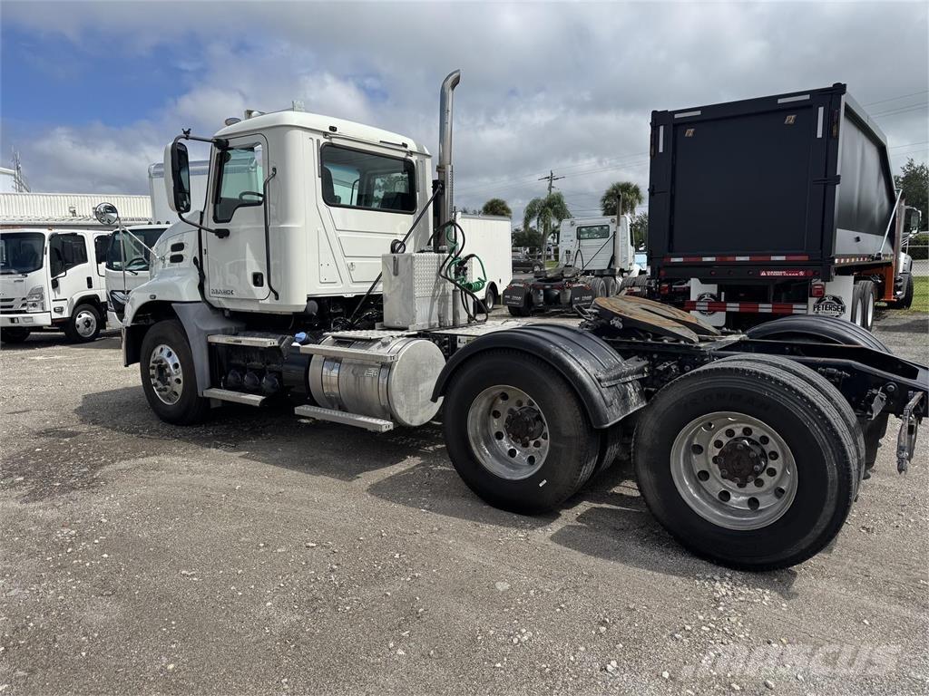 Mack CXU613 Tractor Units