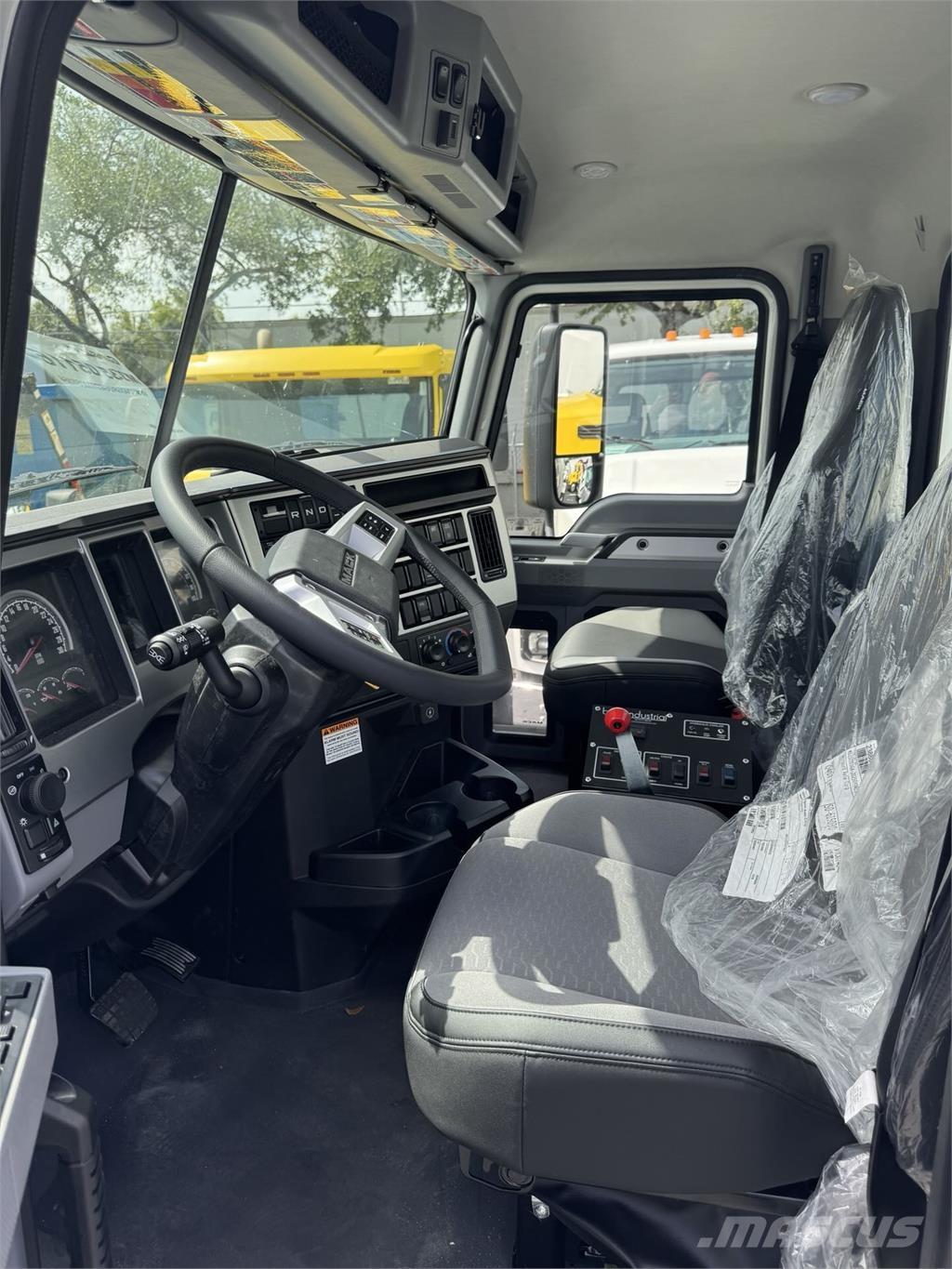 Mack GR64B Concrete trucks