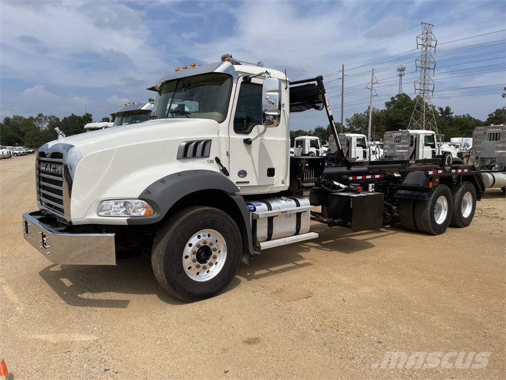 Mack GR64BR Other trucks