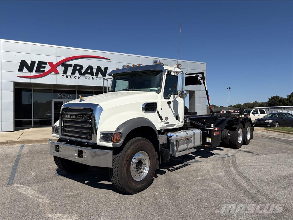 Mack GR64F Other trucks