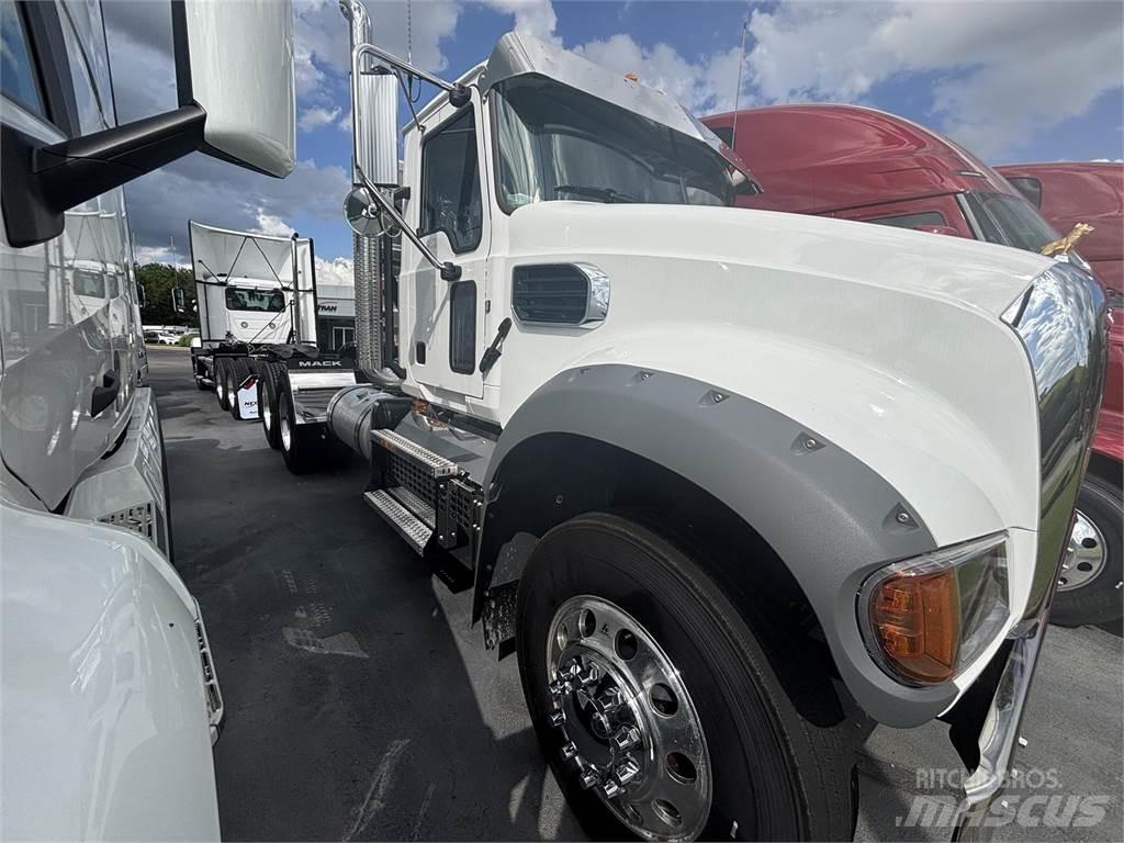 Mack GR64FT Tractor Units