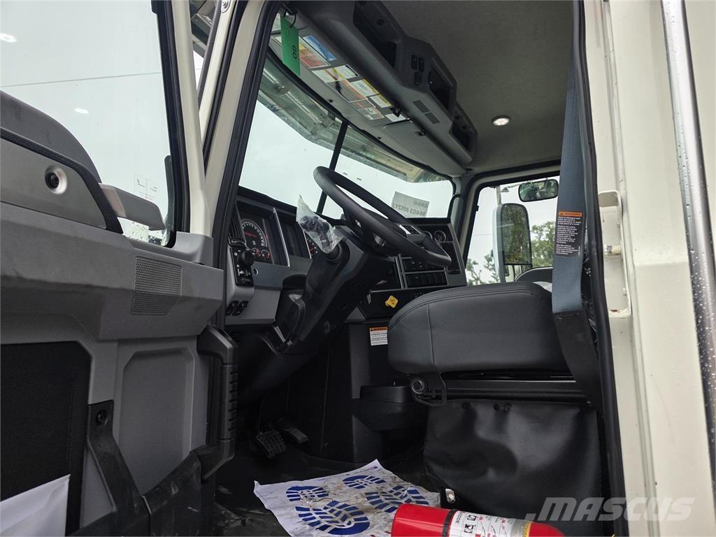 Mack GR84F Tipper trucks