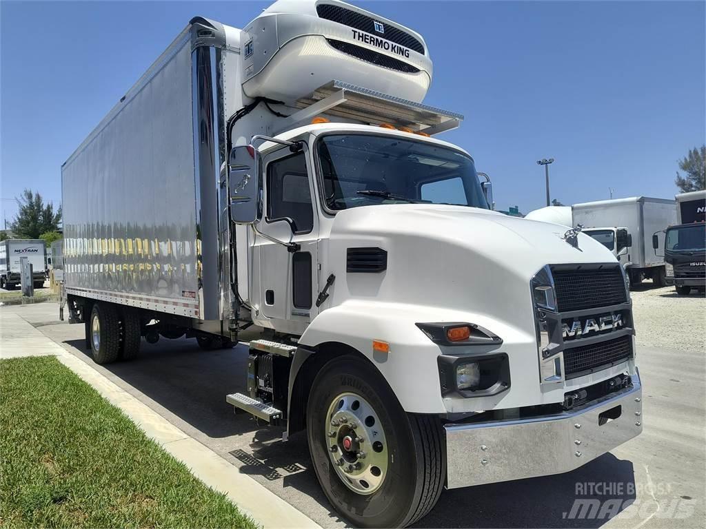 Mack MD6 42R Tractor Units