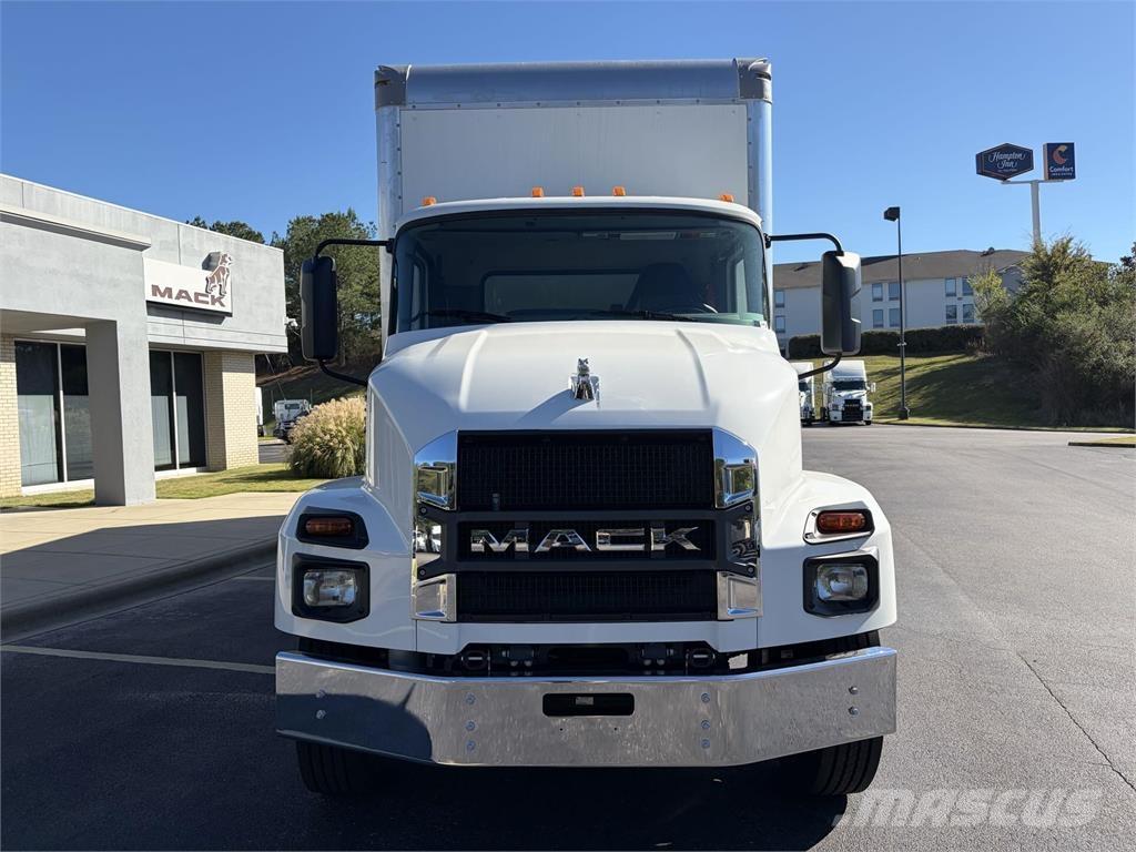 Mack MD6 42R Box body trucks