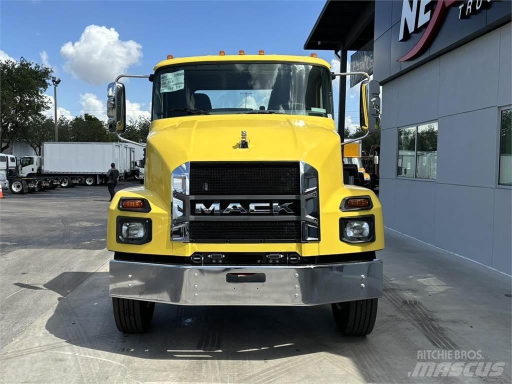 Mack MD7 42R Forestry - Others