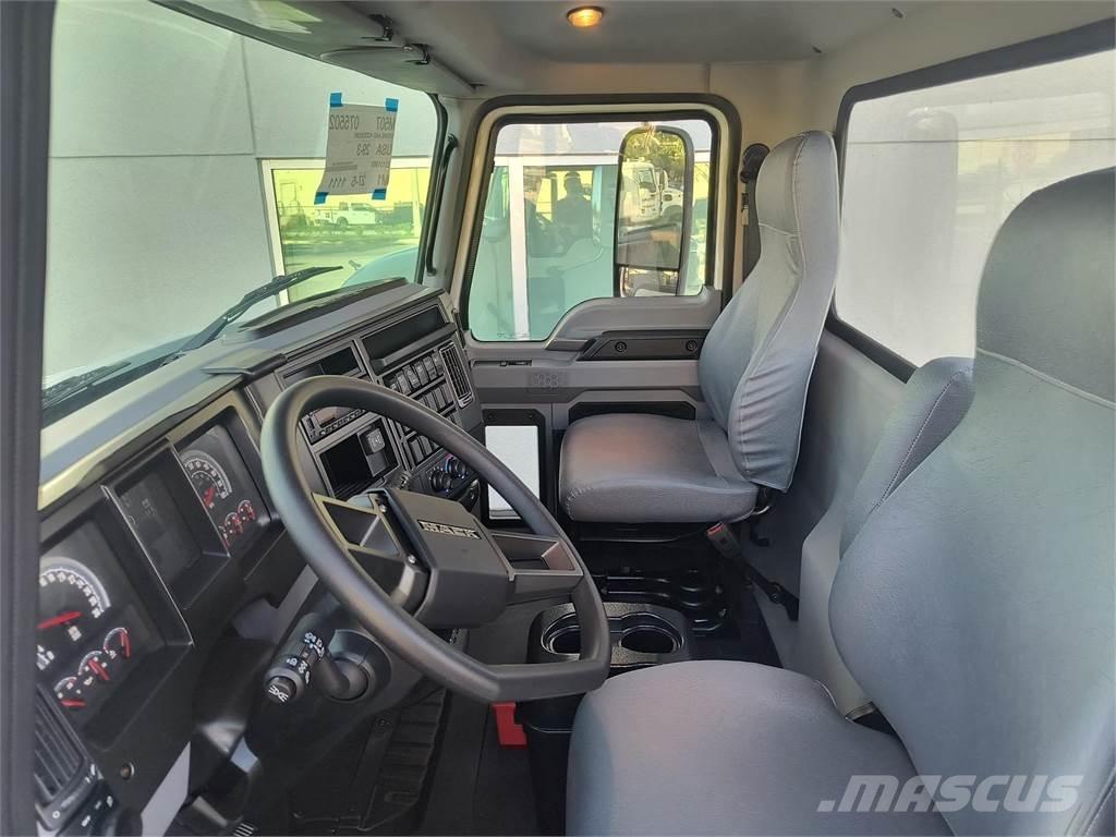 Mack MD7 42R Chassis Cab trucks
