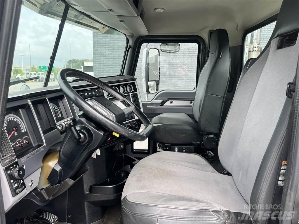 Mack PI64T Tractor Units