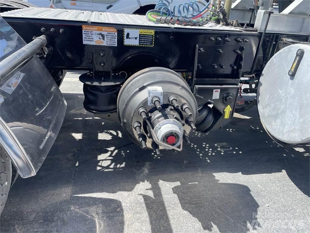 Mack PI64T Tractor Units