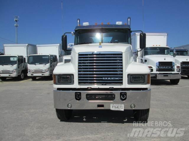 Mack PI64T Tractor Units