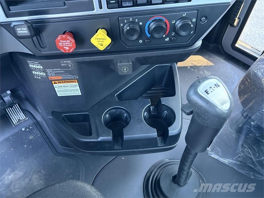 Mack PI64T Tractor Units