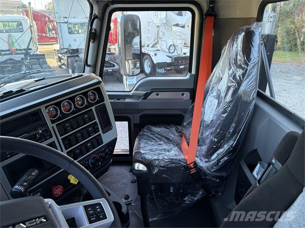 Mack PI64T Tractor Units