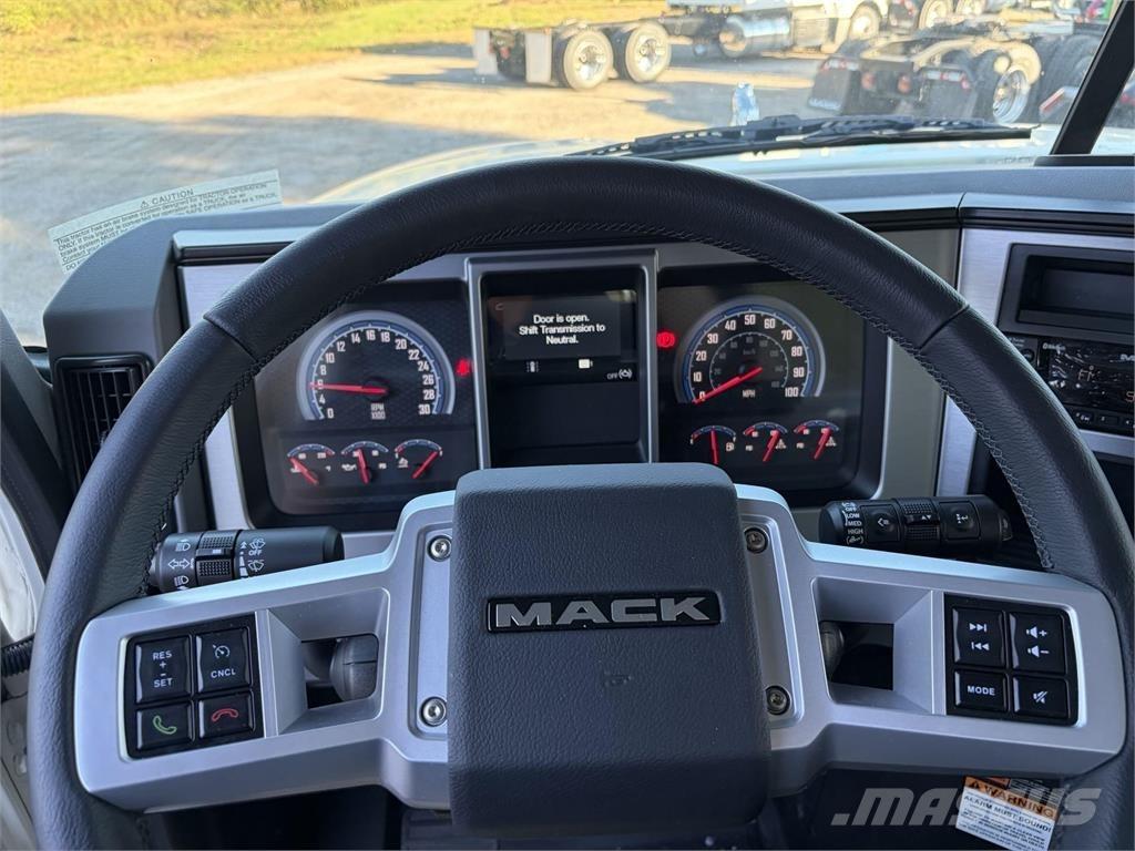 Mack PI64T Tractor Units