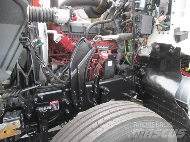 Mack PI64T Tractor Units
