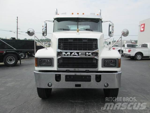 Mack PI64T Tractor Units