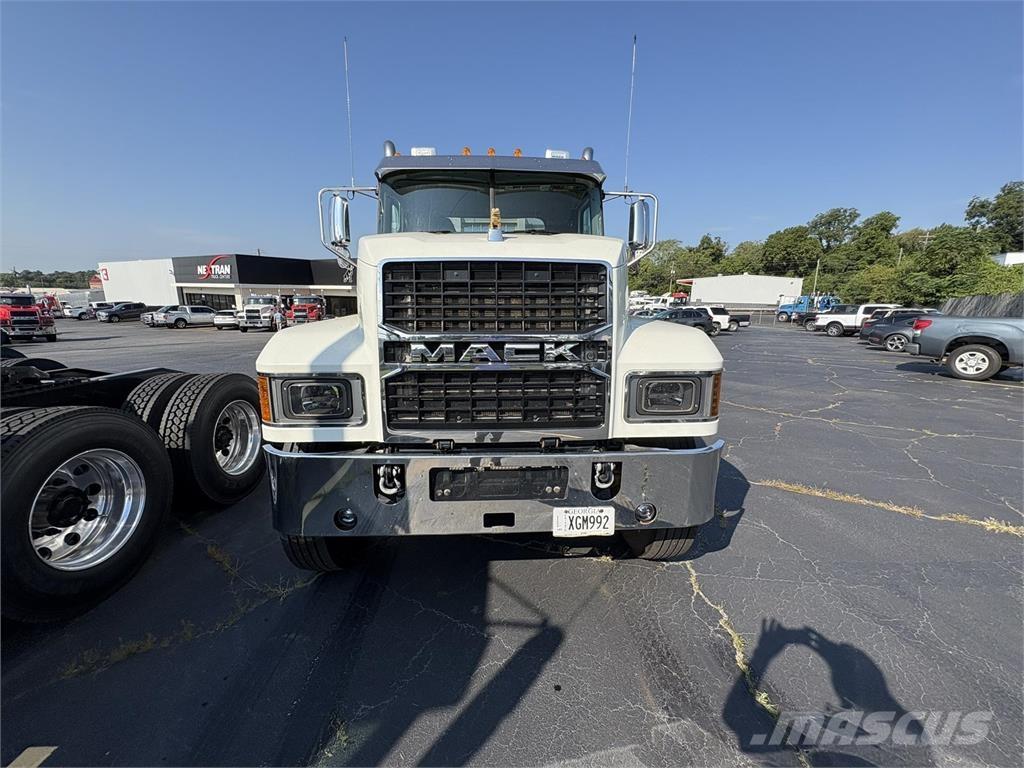 Mack PI64T Tractor Units