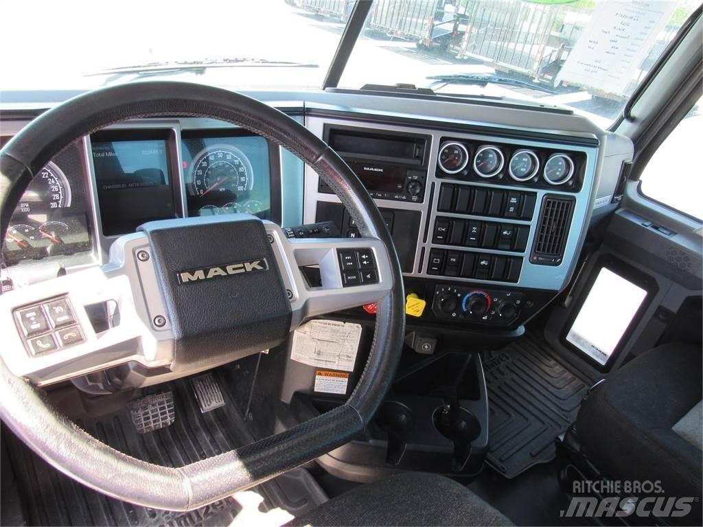 Mack PI64T Tractor Units