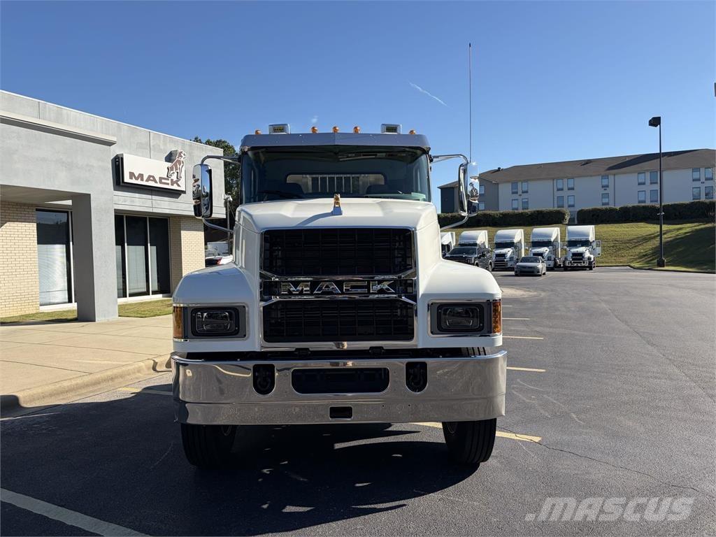 Mack PI64T Tractor Units