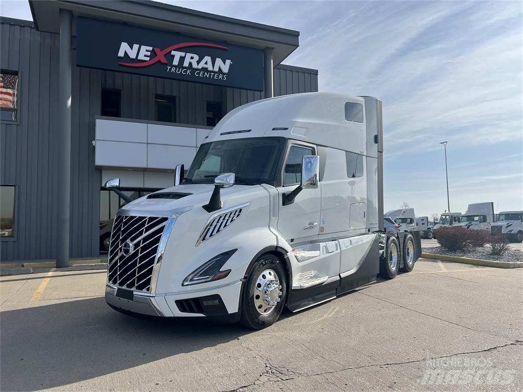 Volvo NEW VNL860 Tractor Units