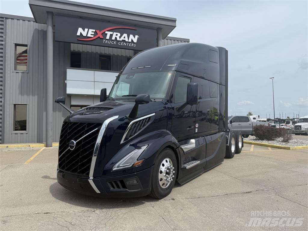 Volvo NEW VNL860 Tractor Units