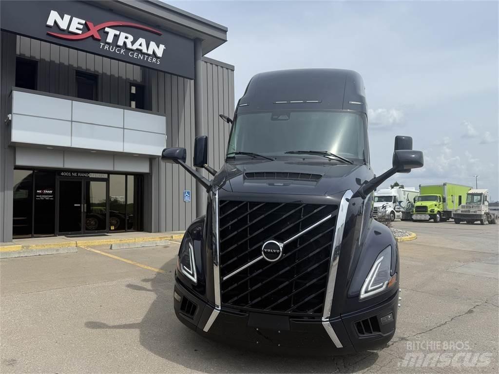 Volvo NEW VNL860 Tractor Units