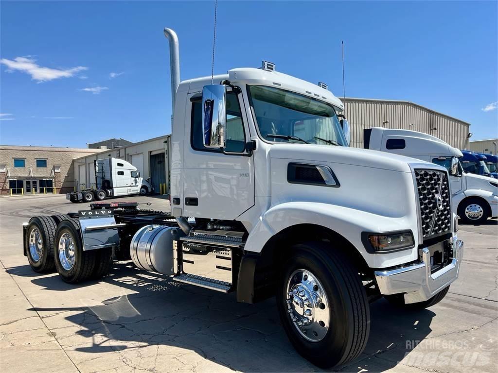 Volvo VHD64FT300 Tractor Units