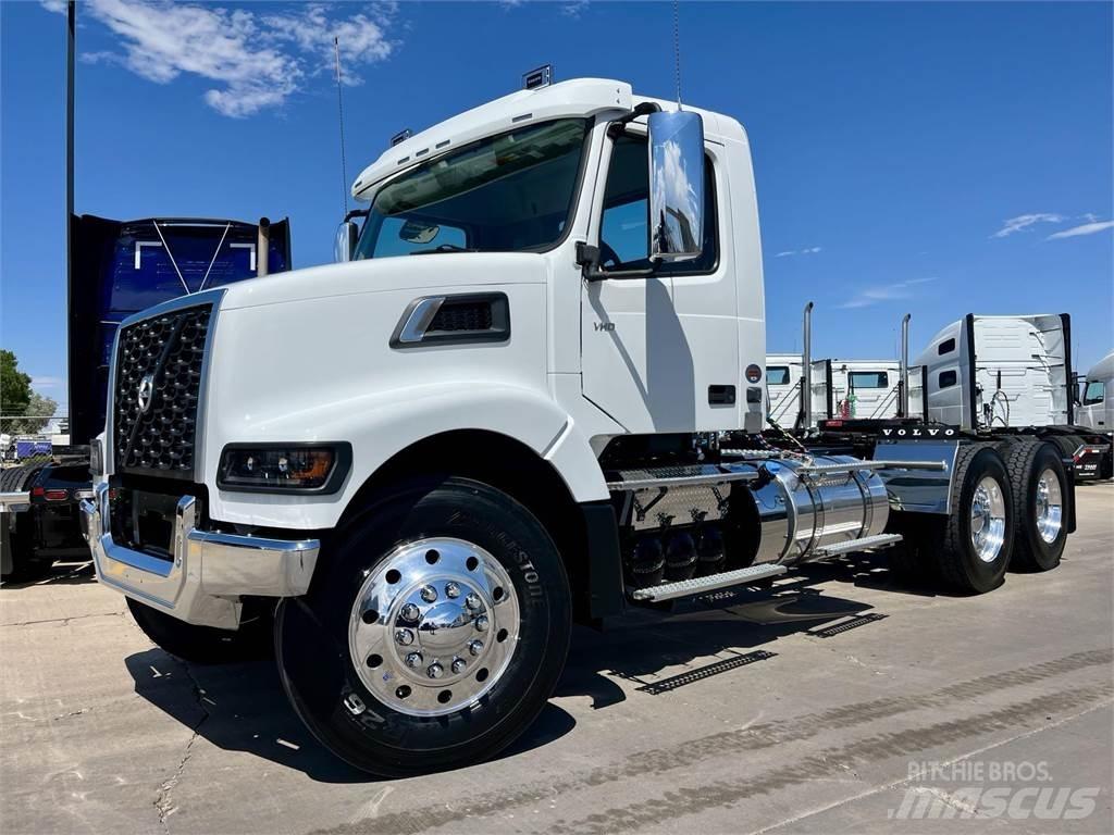 Volvo VHD64FT300 Tractor Units