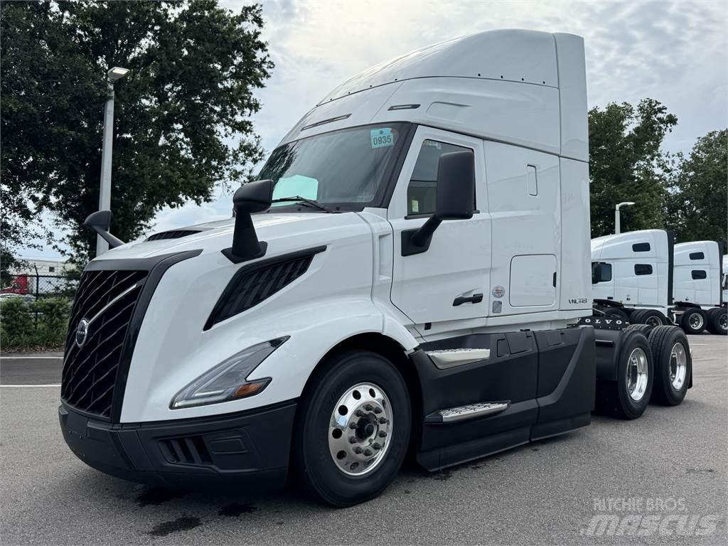 Volvo VNL64T440 Tractor Units