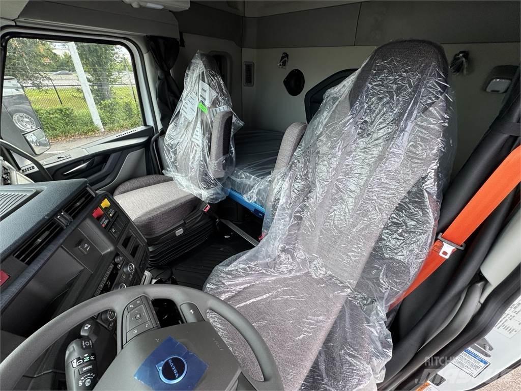 Volvo VNL64T440 Tractor Units