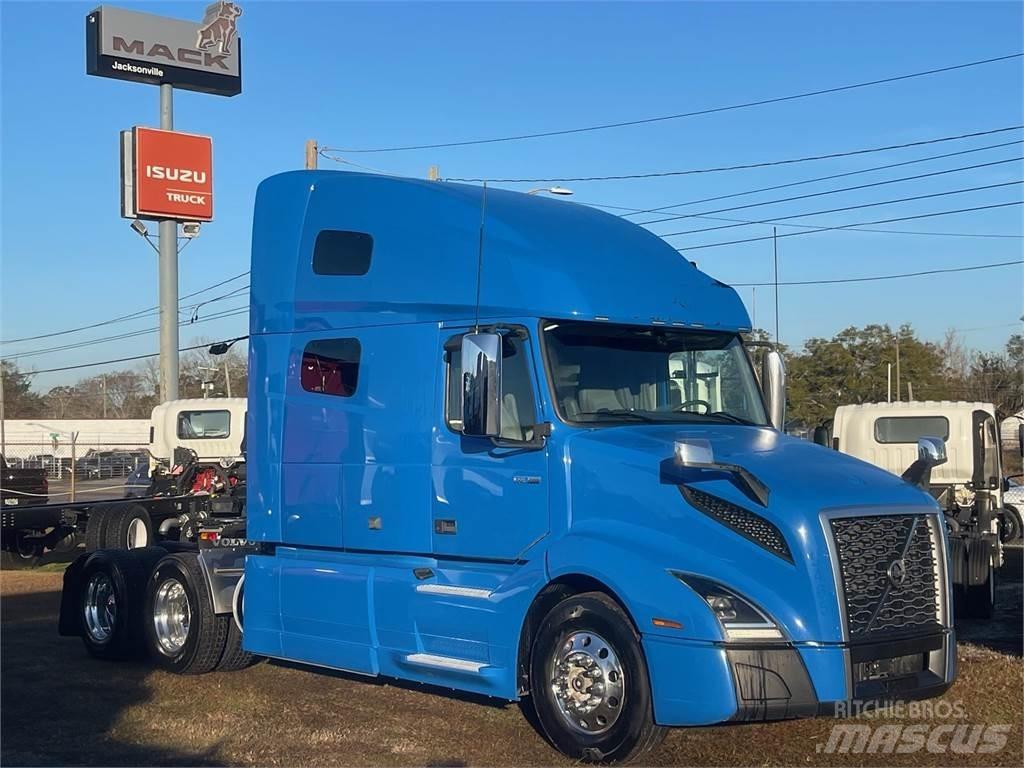 Volvo VNL64T760 Tractor Units