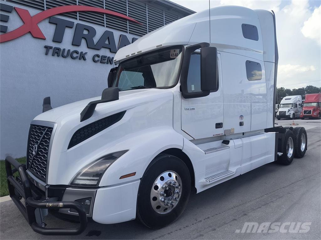 Volvo VNL64T760 Tractor Units